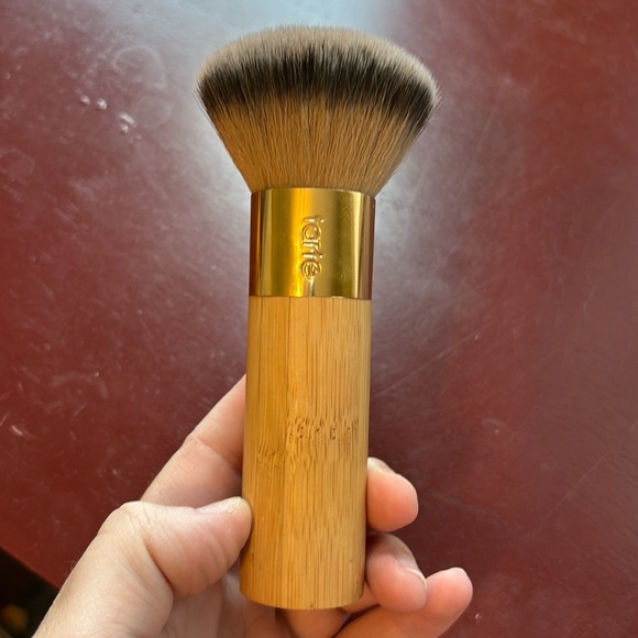 Tarte foundation brush - Picture 1 of 4